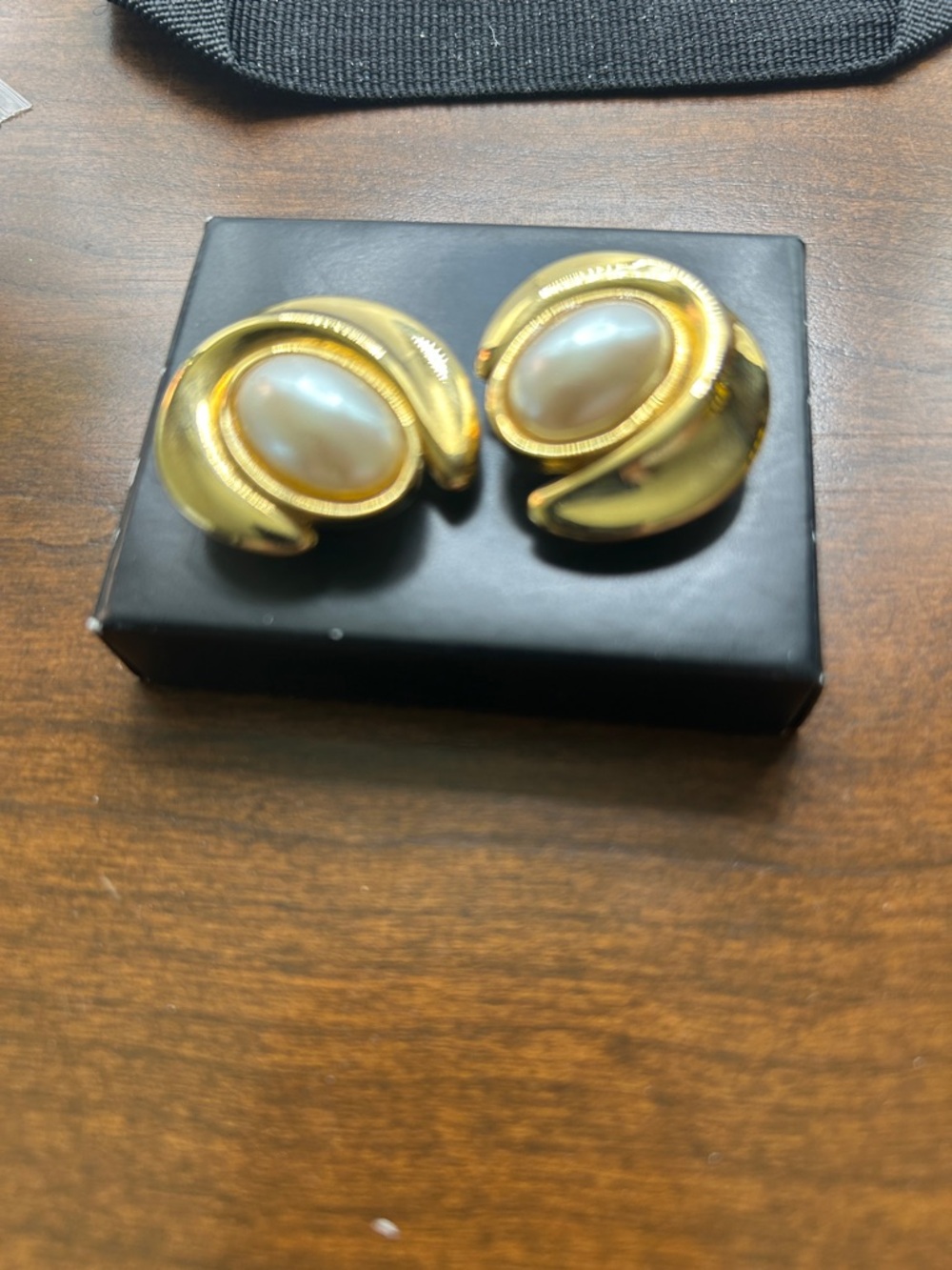 Shoe clips vintage gold tone faux pearl classic  bold elegant polished